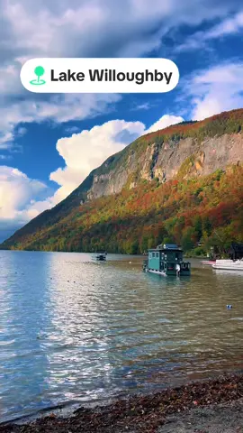 Have you ever seen Lake Willoughby in the fall?! It doesn’t even look real 🩷🍁🍂#fallfoliage #explorevermont #vermont #fall #explorevt @Alex Warren 