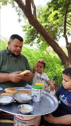 أحلي أكل ممكن تأكلها عيش شمسي بالسمنه البلدي وقشطة بلدي ومرحة بلدي زيزو بالسمنه البلدي #الشعب_الصيني_ماله_حل😂😂 #الكويت_مصر_السعودية_سوريا_الامارت #مشاهير_تيك_توك 