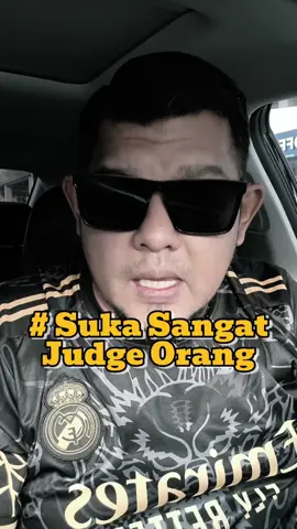 Senang je kan nak label orang buruk, tapi diri sendiri pun belum tentu bersih. Ingat, setiap orang ada sebab kenapa dia jadi macam tu Dan mungkin ada cerita yang buat dia jadi begitu.  Nak iklan perniagaan anda Di vtt content? boleh inbox saya. #ag9official #ag9berkata #ag9takselect #motivasi #judge 