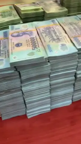 Nợ nần thì alo tôi