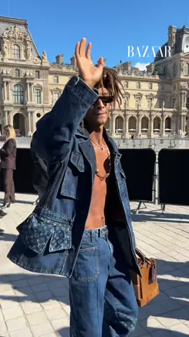 L’arrivée de #JadenSmith au défilé @Louis Vuitton à la #ParisFashionWeek 