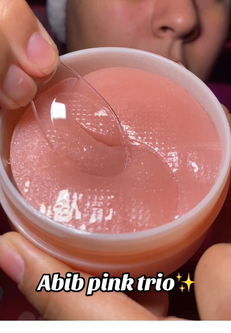 💗 Meet the Pink Jelly Glaze Trio from Abib — 3 must-haves for glowing, glassy skin: ✨ Lip Mask Glazed Jelly → Hydrated, plump, glossy lips overnight. ✨ Retinal Eye Patch Glow Jelly → Fights dark circles + puffiness. ✨ Overnight Mask Firming Jelly → Firms + restores skin while you sleep. This trio = hydrated, smooth, radiant skin every single day. @Abib Cosmetics #abib #abibpdrneyepatch #pdrneyepatch #antiaging #beforeandafter #darkcircles #depuff #eyepatch #glassskin #kbeauty #skincareroutine #lipmask #nightroutine #pdrn #pinkjelly #radiance #SelfCare #overnightmask #abib #abibpdrneyepatch #pinkjelly #radiance #glassskin #kbeauty #SelfCare #skincareroutine