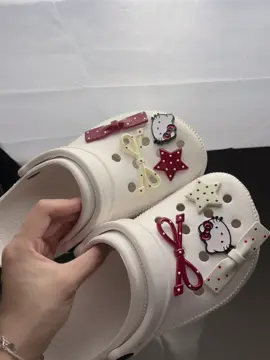 Mới mua đc em dép xinh iu quó trùii#xuhuong #fyp #depcross #dep #charmdepcross 