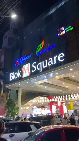 ke blok m pake trend jodiin 🤪 #blokm #placetogo #fyp 