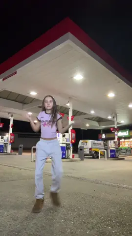 #fyp #viral #funny #friends #night@𝓴𝓲𝓽𝓽𝔂 💋 @Dixie 