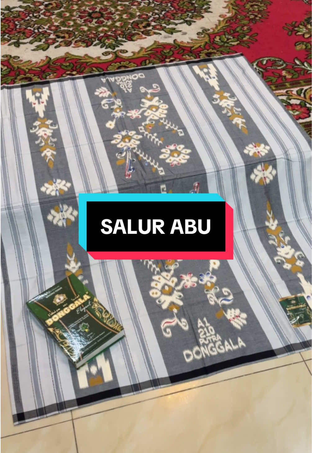 Sarung Donggala Motif Sutra A1 210 Original warna Abu-abu. Elegant banget dan bahannya super halus dan nyaman! #sarungdonggala #sarungdonggalasutra #sarungdonggalasongket #fyp 