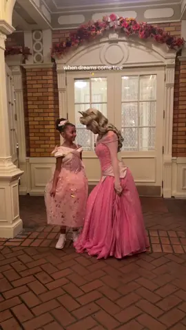 A fairy tale she'll never forget @Disney ✨ #aurora #princess #disneyworld #mygirl #fyp 