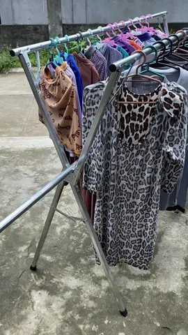 Hanger stand stainless sampayan!! #clothesrack #stainlesssteelsampayan #foldablestainlesssampayan #fyp #fyppppppppppppppppppppppp 