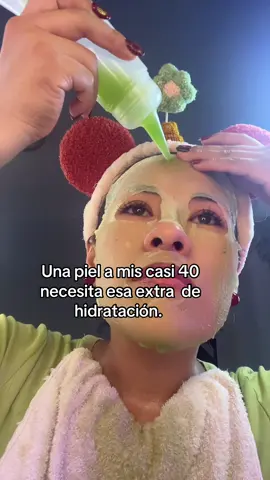 Te va encanta los resultados ✨ El pepino 🥒  🥒 Ayuda a bajar la inchazon 🥒 hidrata y calma al instante.   🥒 Disminuye los poros  🥒Previene el acné  🥒Te deja una piel más        glowy    ✨ #skincaretipsforyou #mascarillascaseras #pepino 