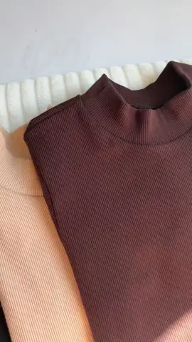Trio de blusinhas canelada veste do P ao GG. Material Ribana com toque de algodão. Paguei menos de $50 no kit