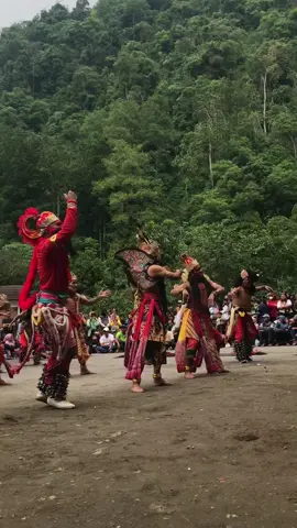 Klasik asik✨ #jatilanklasik #sekargadung #kesenian #fypviral #jathilansenibudaya 