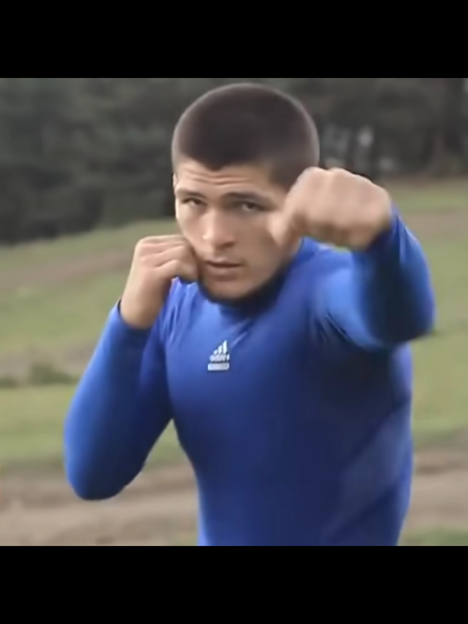 Khabib Nurmagomedov trains in the harsh and unforgiving mountains of Dagestan, at an altitude of around 2,000 meters, where temperatures range from 25 °C to –10 °C. These extreme conditions have forged in him not only physical endurance but also mental strength, granting him an iron will and unshakable discipline. Khabib Nurmagomedov, Dağıstan’ın sert ve zorlu dağlarında, sıcaklığın 25 °C ile –10 °C arasında değiştiği yaklaşık 2000 metre rakımda antrenman yapmaktadır. Bu ağır şartlar, ona hem fiziksel dayanıklılık hem de mental güç kazandırarak, demir gibi bir irade ve sarsılmaz bir disiplinin sahibi olmasını sağlamıştır. #dagestan #mahackala #russia 