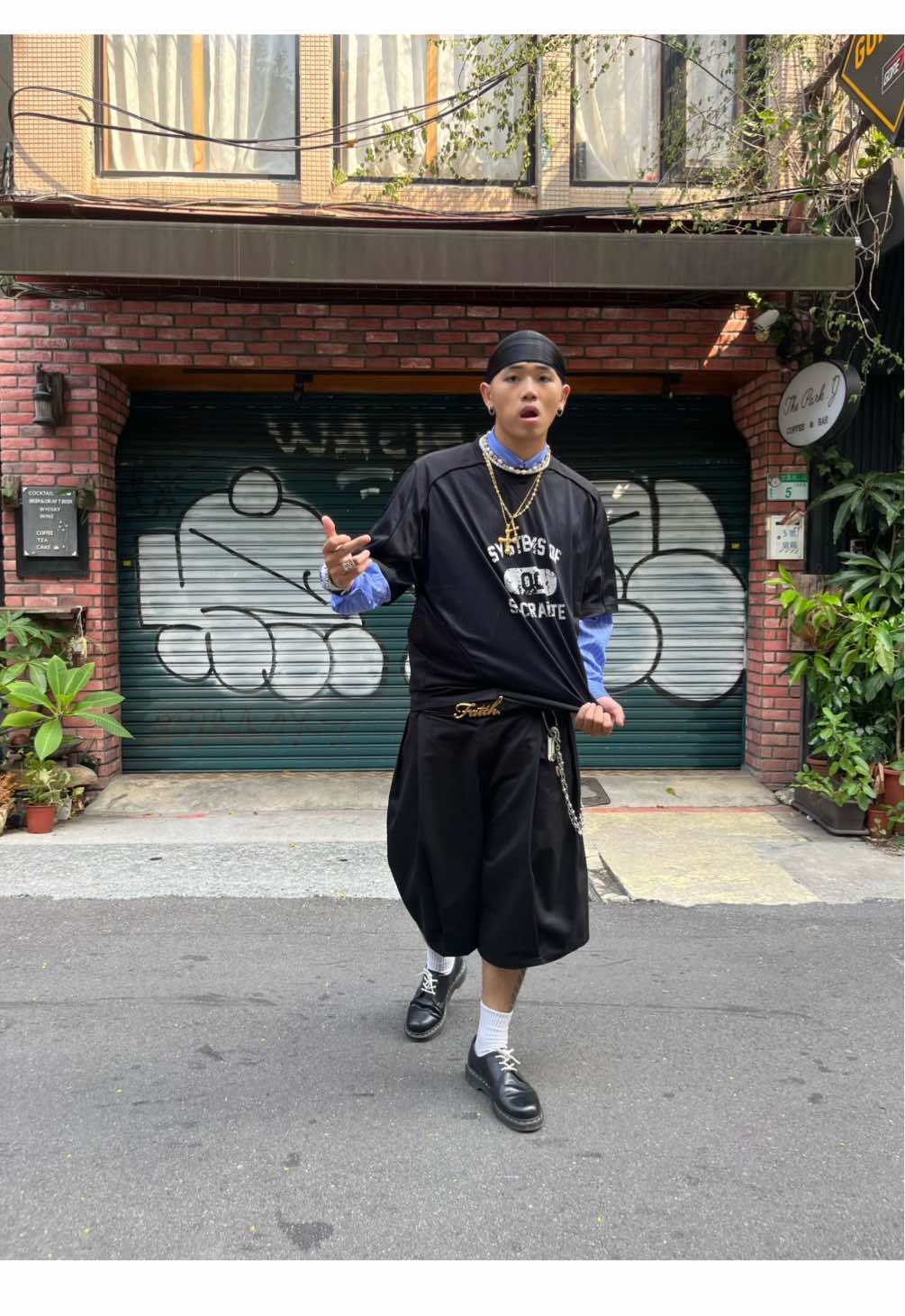 My street vibe 🇹🇼🍂⚡️ #outfit #fashion #streetphotography #streetwear #fashiontiktok 