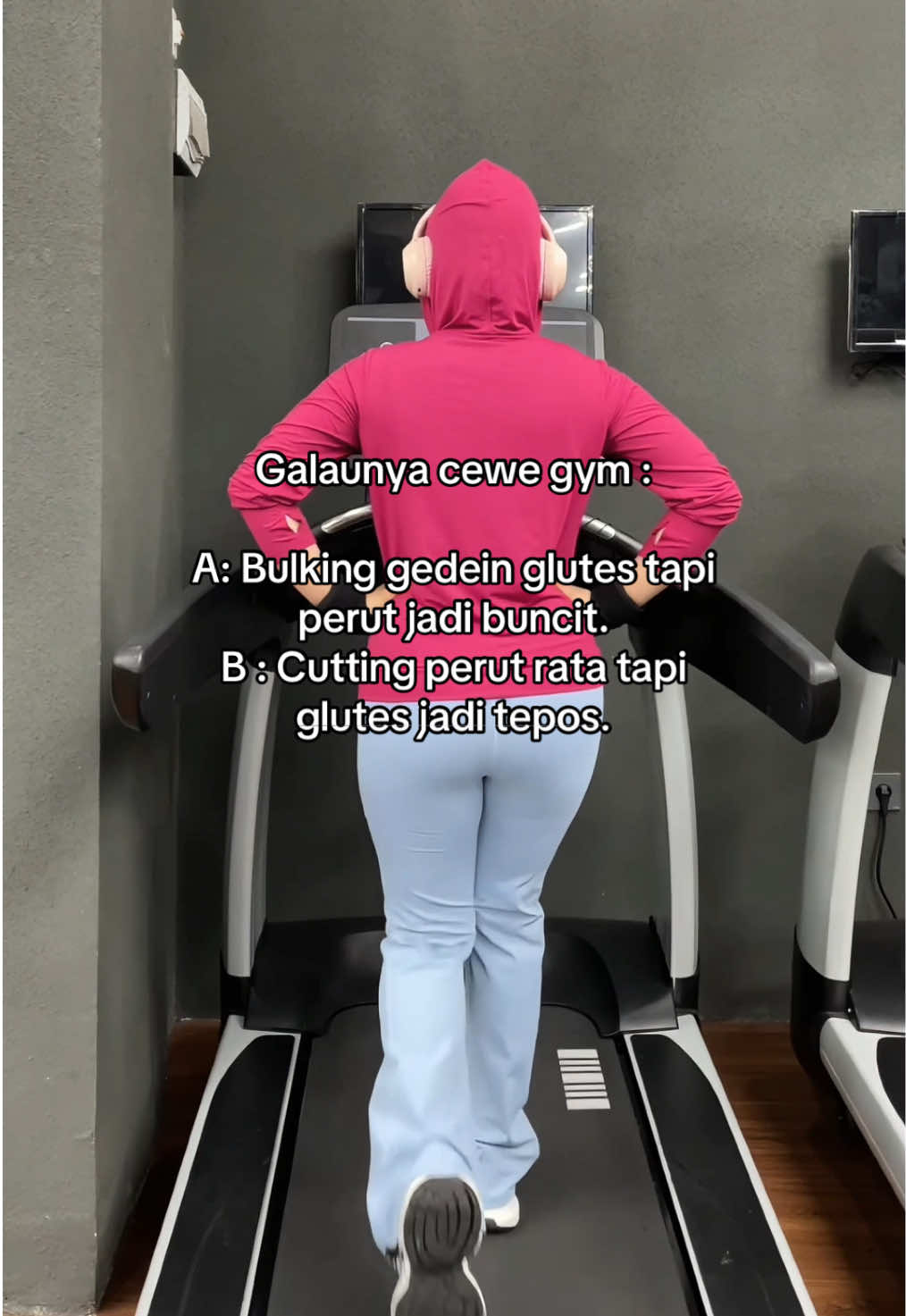 Itu yang sering tanya tips buat perut rata sekaligus pengen bokongnya bulat besar. Heyyyy, kamu tidur terlalu miring 🫵🏻😭