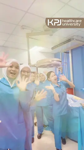 Ha kalau korang pilih yang mana pulak😍 #kpjunilai #nursingstudent #studentlife #campuslife #fyp 