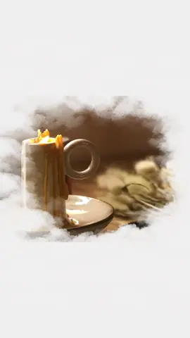 Trên Facebook, ai cũng rực rỡ, nhưng ngoài đời ai cũng chật vật. Mạng xã hội là nơi con người chọn khoe ra những gì đẹp nhất: những bức ảnh được chỉnh sửa kỹ càng, những bữa ăn sang trọng hay những chuyến du lịch xa hoa… #giuanhungconsong #phattrienbanthan #chualanh #sach 