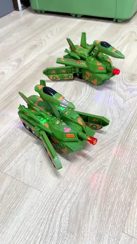 Đồ chơi xe tăng biến hình có nhạc và đèn cho bé #dochoi #dochoichobe #dochoitreem #dochoixetang #dochoivuinhon 