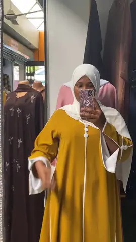#simpleabaya💕 #fppppppppppppppppppp #hijabstyle #vairal simple abaya kwa elfu 45k full na mtandio wake 🥰😍@Muslim Girl 