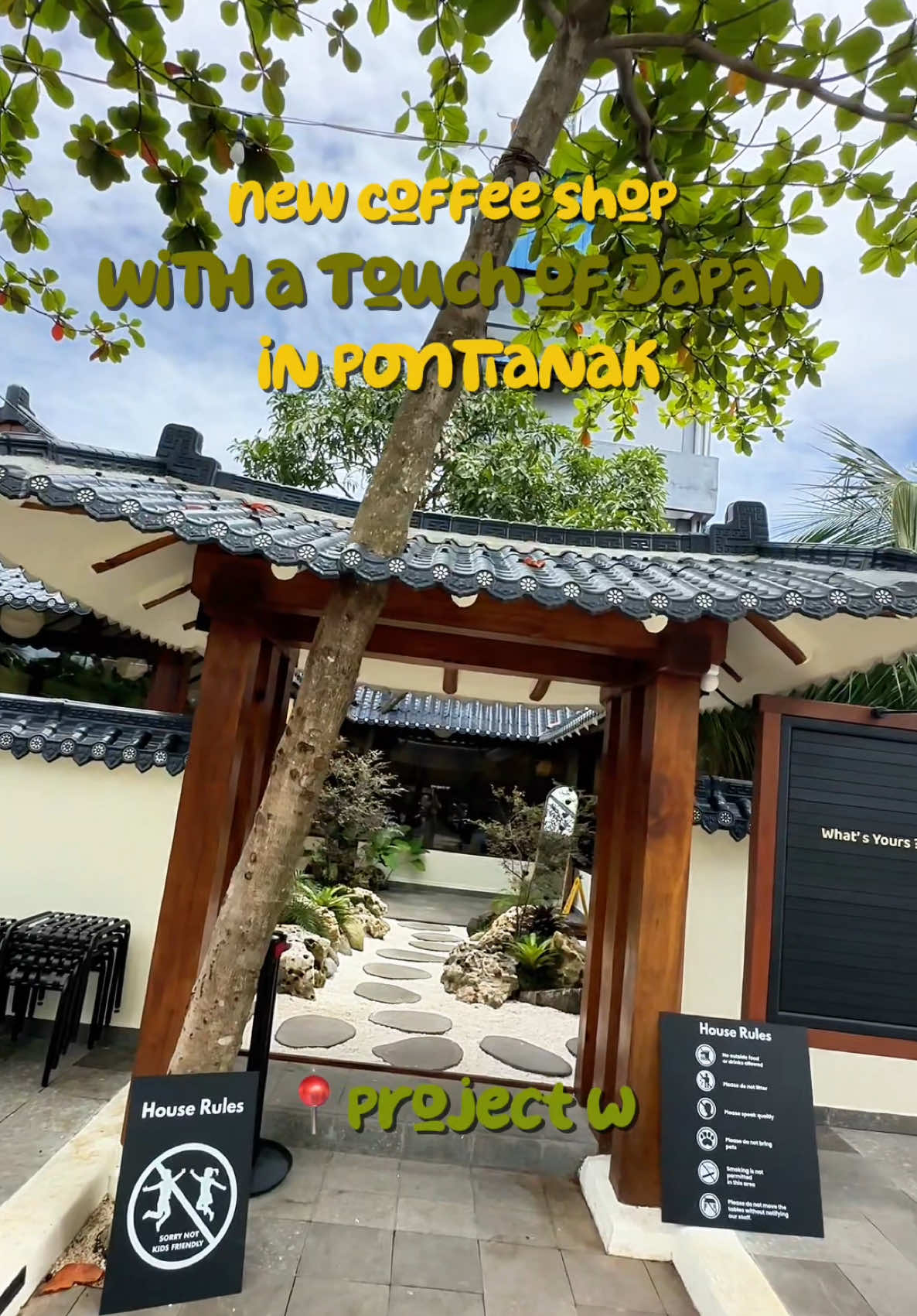 COFFEE SHOP BARU ALA JEPANG DI PONTIANAK! Baru lagi nihh guyss, kali ini mengusung konsep tradisional ala Jepang tepatnya kota Kyoto. Aku favorit bangettt kalo cafe konsepnya clean, rapi, dan cantik gini. Nama coffee shop ini adalah Project W, mereka specialty coffee ya, tidak tersedia makanan berat hanya minuman dan snack. Kalo kalian main ke kota Pontianak si kota seribu coffee shop, wajib sih hunting, dan mesti cobain kesini ya! Oh iya, jangan khawatir berat diongkos karena aku ada rekomendasi hotel cantik dan terjangkau, bisa buat staycation aja atau kalian dari luar kota mau cari hotel on budget ya! Namanya Urbanview Hotel Aloevera by RedDoorz. Cuma 100 ribuan!!  Booking via aplikasi RedDoorz dan masukkan kode promo YUKNGINEP ada tambahan diskon lagi!! Wahh yuk berburu coffee shop dan staycation dengan #bukasemuapintu bersama RedDoorz! #coffeeshoppontianak #kopipontianak #RedTravelers #URBANVIEWbyRedDoorz 