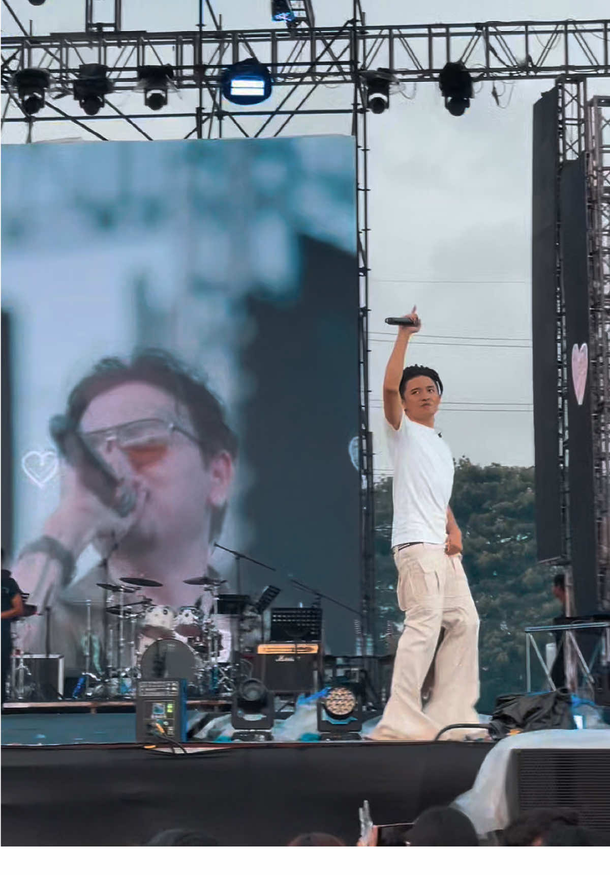 ဘောင်းဘီအောက်ကိုလျှောတော့ ဘဲကြီးကို ကြွေတာပေါ့🙂‍↔️🤍#myatamaramaung #ဘောင်းဘီ #theconcertact3