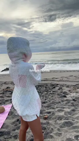 How cute is my set! #quiltedhoodie #quiltedset #cozyhoodie #florida #southflorida 