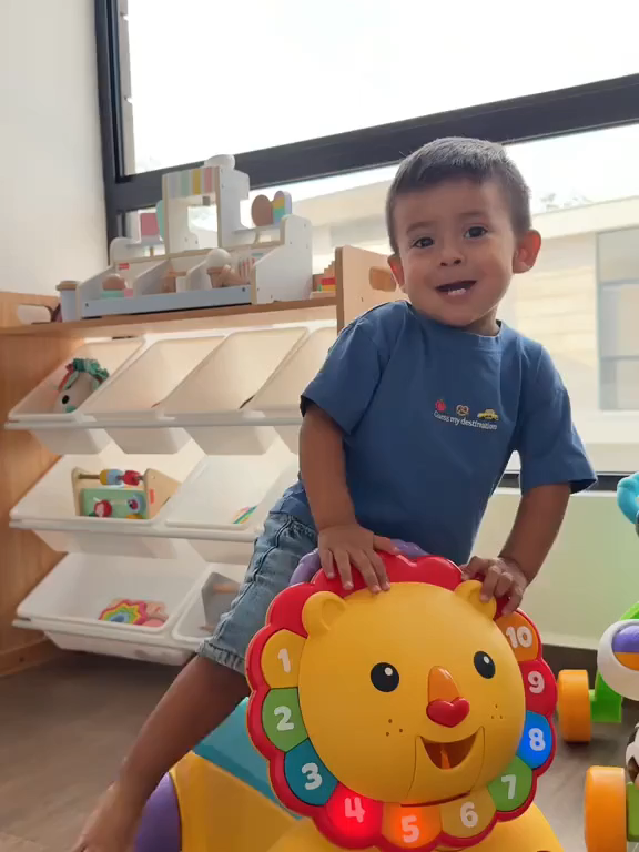 Hola yo soy Luca 👋🏻 y voy a tener que compartir todos mis juguetes de#FisherPrice con mi nueva hermanita#Mattel #Publicidad