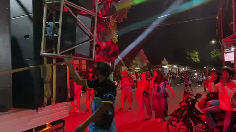 Lucu itu yg joget semangat banget🤣🤣🤣#sutra #sukowonojember #paradesoundsystem #pargoy #fyppppppppppppppppppppppp 