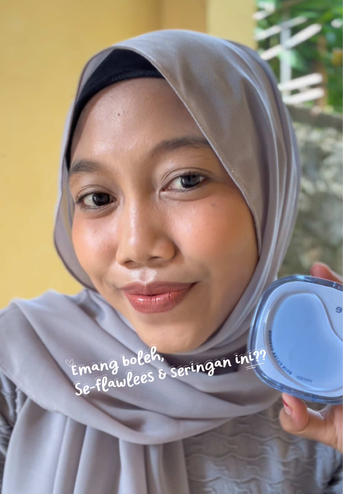 Cushion terbaru dari wardah Lite skin filter, cushion yg cocok buat kamu dengan kegiatan padat tanpa rasa berat dan oksidasi @Wardah Beauty Official #cushionwardah #cushionviral #litecushionwardah 