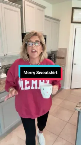 This Merry sweatshirt is soft, cozy, and comes in gorgeous colors 🙌 Perfect for holiday shopping, wrapping gifts, or snuggling up for Christmas movies. It always sells out early—so if you see it, snag it now!