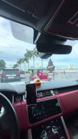 ប្រាប់ម៉ែនាងផង🤭😁បងមកដល់ភ្នំពេញហើយ😻 #ភ្នំពេញ #ឧត្តរមានជ័យផ្ទះខ្ញុំ🏡❤️ #តាកុងឡានវ័យក្មេង🙂🥰🥰 