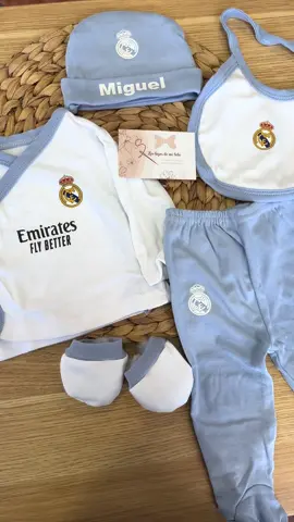 ✨ Porque la pasión se hereda desde la cuna ✨ Conjunto de bebé recién nacido del Real Madrid 🤍 El detalle perfecto para los pequeños madridistas desde su primer día 🍼⚽️           Un regalo inolvidable, que seguro que encantará🩷✨      #realmadrid #bebe #realmadridbebe #madridistas #viral 