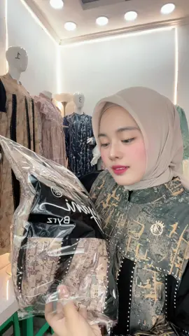 Monika terbaru lagiii kak❤️‍🔥❤️‍🔥#fypシ゚viral #foryoupage #alizafashion #TikTokLIVE 