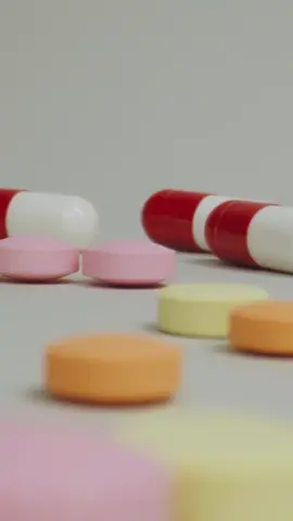 Most people don’t realise that paracetamol overdose doesn’t always cause instant symptoms. You might feel “okay” at first… while serious liver damage is already happening in the background. ⚠️ 👉 This is why it’s one of the most common causes of accidental poisoning. 👉 Even a few extra tablets over the safe limit can be dangerous. 💡 Always follow the dosage instructions on the pack - and if you’re ever unsure, ask your pharmacist. #pharmacy #medicine #health #paracetamol #healthcareworker 