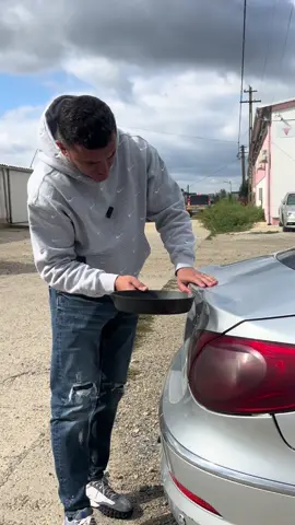 Dacă mașina e tigaie… atunci bucătăria e pistă de curse!” 🏎️🔥 Descoperă tigaia de fontă de la Efonta.ro – construită să reziste o viață și să gătească perfect de fiecare dată. 💸 Doar 99 lei – și devine a ta! #TigaieDeCurse #Efonta #FontaPower #BucătărieTurbo