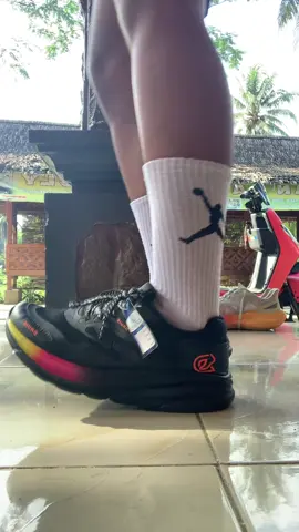 Sepatu Running DAVIS dari brend lokal lari makin ringan, langkah makin nyaman empuk dan kuat untuk beraktivitas harian maupun berolahraga #SepatuRunning #RunningShoes #SepatuSport #FYPsport #Larisehat 