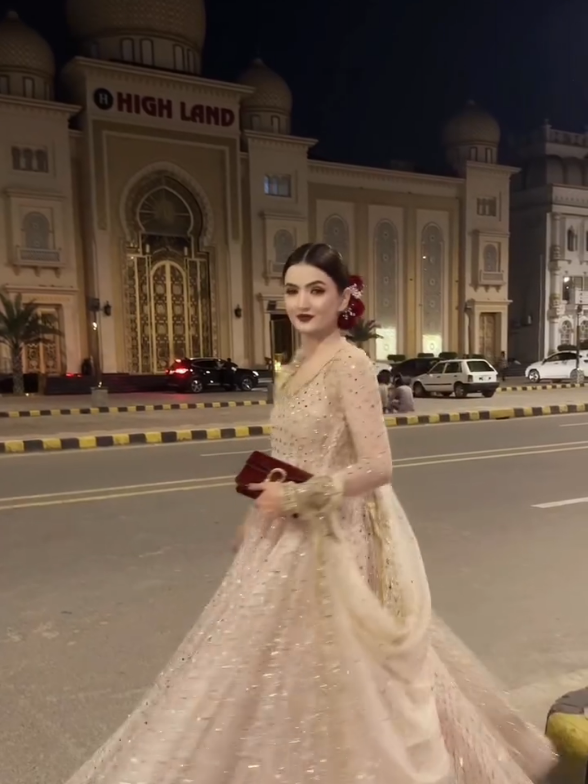 Hira glamorous shoot💖😍#sistrology #viralvideo #hirafaisal #fyppppp #foryoupage❤️❤️ 