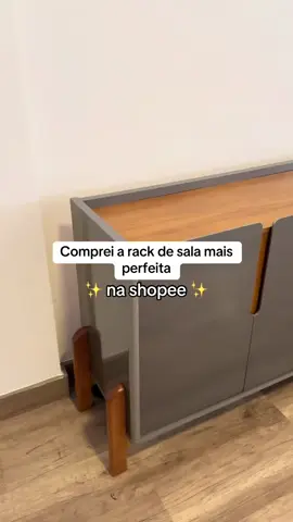 Dê uma olhada nesse Balcão Buffet Lizz 🍷✨ com 4 portas e adega, perfeito para organizar sua casa com estilo! Disponível por apenas R$809,90. 👉 Compre agora na Shopee: https://s.shopee.com.br/8zwDdYEAFt Comente EU QUERO 👇 #AchadosShopee #Decoração #CasaEstilosa #MóveisPlanejados #AchadosDoRamon