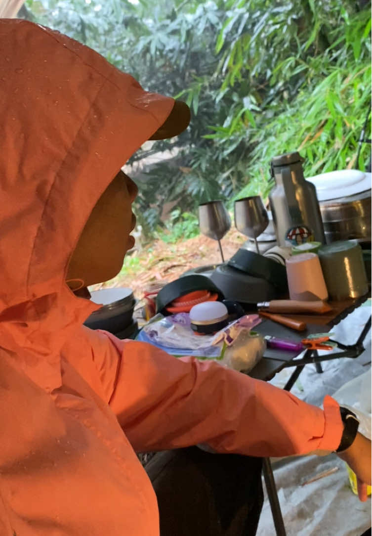 เพื่อนร่วมแคมป์ 🐻#หมีหมา #nature #naturephotography #wild #wildlife #wildlifephotography #animals #เขาพะเนินทุ่ง #camping 
