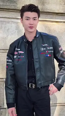 หล่อมากเลยครับ