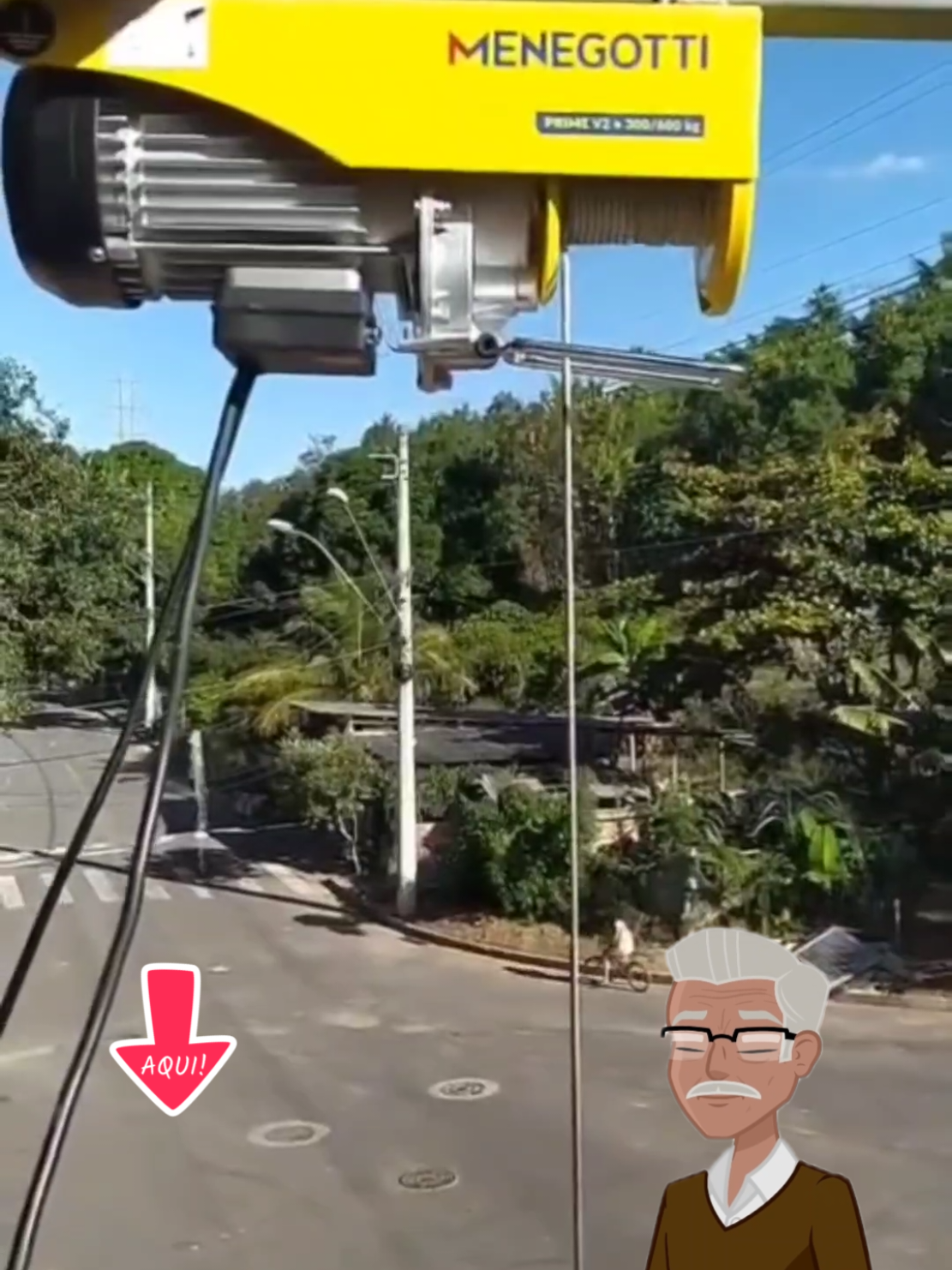 Chega de fazer força à toa! 💪 O Guincho Talha Elétrica Menegotti levanta de 300 a 600kg com facilidade, tem 12m de altura e controle remoto pra você trabalhar com segurança e sem sofrimento! 😂 Ideal pra quem trabalha com cargas pesadas, oficinas, serralherias e obras! 🏗️ 👉 Clique na sacolinha laranja e aproveite o precinho especial no TikTok Shop! 🚀 #menegotti  #ferramentas  #oficina  #obra  #tiktokshopbrasil 