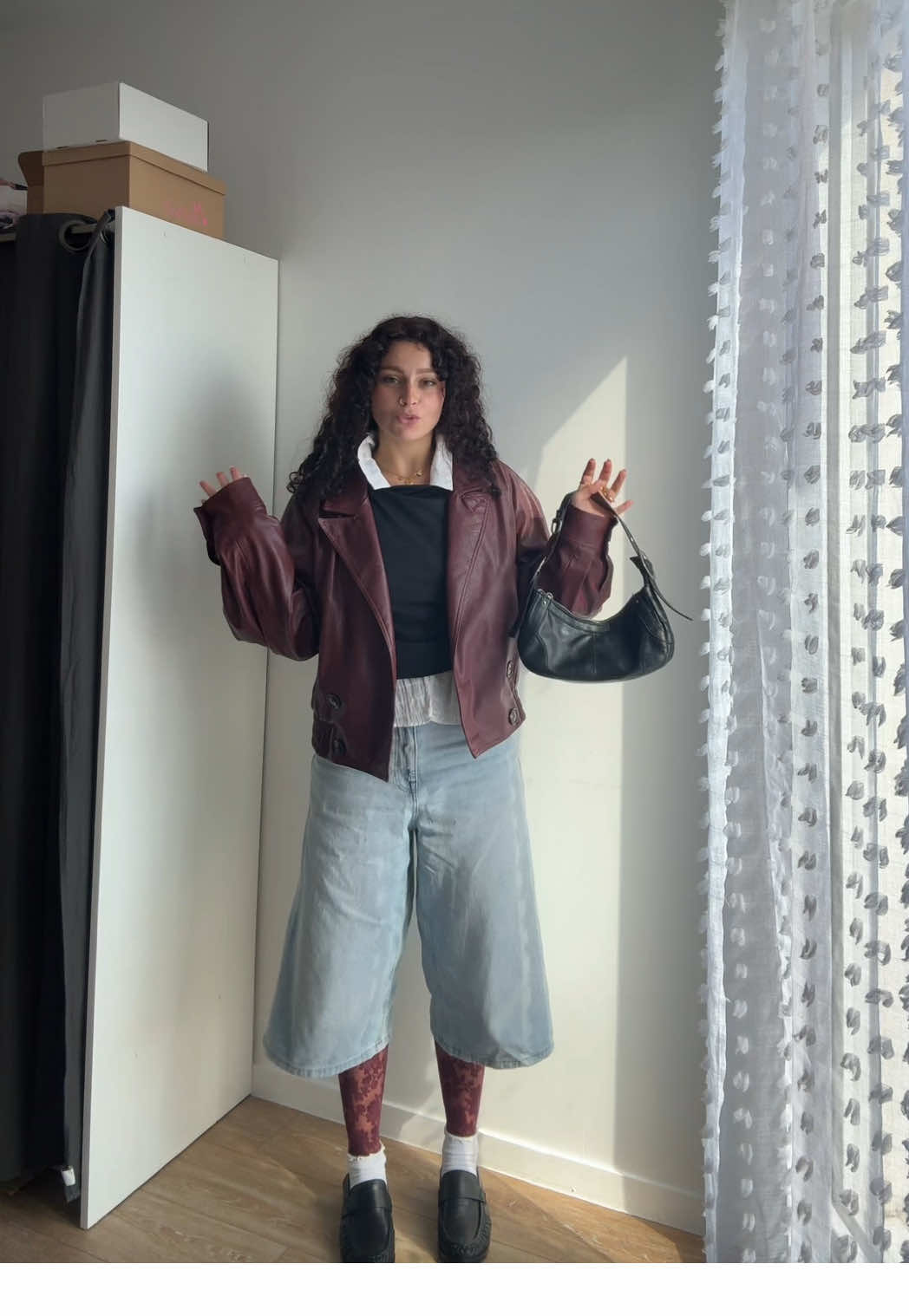 outfit de Fashion week 🫣 on en pense quoi ?   je trouve mon style lentement mais sûrement ✨  @BERSHKA @Halara_official @asos #outfitodtheday #fashionweekparis #OOTD #pourtoi #foryou 