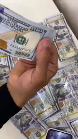#دولار سيري نبر ارقام متسلسلي  موقفه ارصده بالبنوك  لا يمكن انه تدعه او تدواله في البنوك بشكل عام لانه تم توقيفها عن تدوال بسبب حروب التي حصلت في الدول وتم سـ،ـرقتها من البنوك من قبل اشخاص لذالك تم تجمـ،ـيد هذه امـ،ـوال  لتابعه لدول  .. ليبيا  والعراق والخليج وسوريا في وقت حالي ولكن بامكانك  تعامل فيها  بالاسواق السوده  والصرافات  ومكاتب والشـ،ـرا الذهب  وتصريفهم اجزاء اجزاء وتحويلات عبر مكاتب سوده