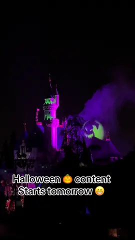 Get ready my lafufus. #fyp #disney #disneyland #halloween #content 