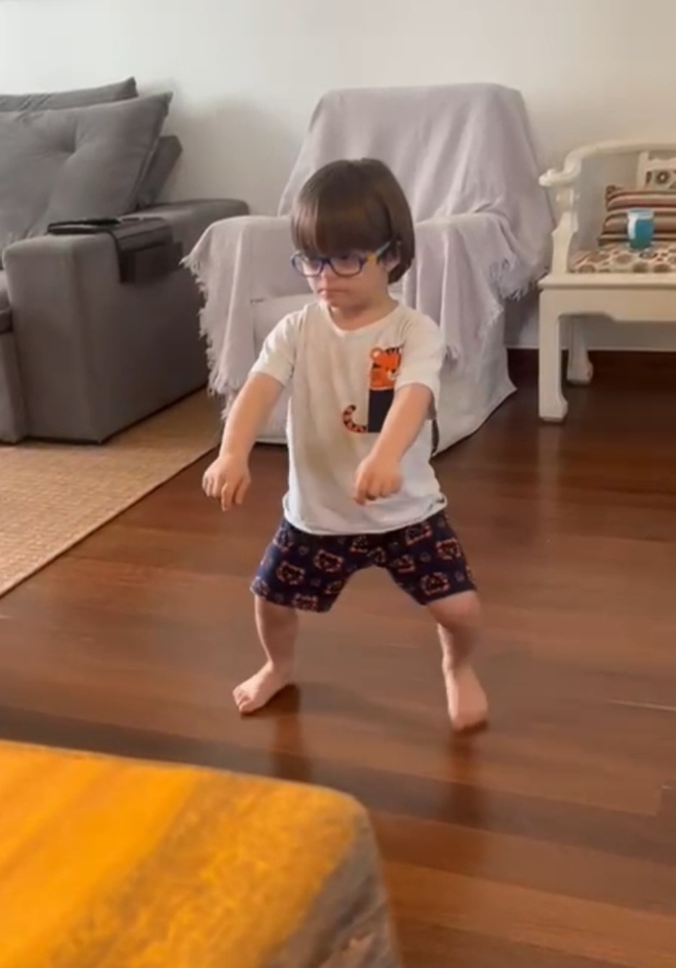 A Alexa que lute, pq agora ela entende ele kkkkkk #sindromededown 