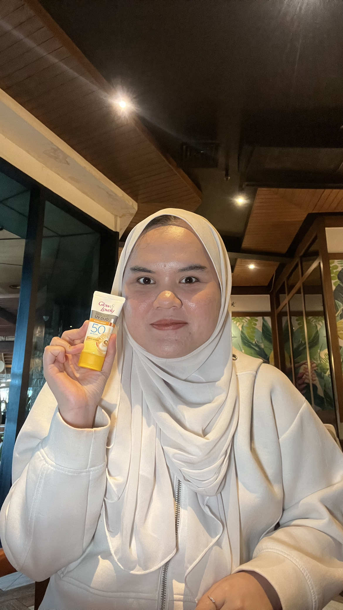@glowandlovely best banget soalnya spf 50 wanginya seger dan ga bikin muka abu abuuu #skincare #rekomendasisunscreen #UVDuoSunscreen #GlowAndLovely