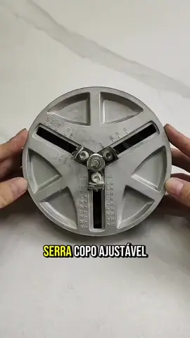 Mais praticidade e precisão em cada corte! #ferramentas  #praticidade#inovacao #madeira#construcao