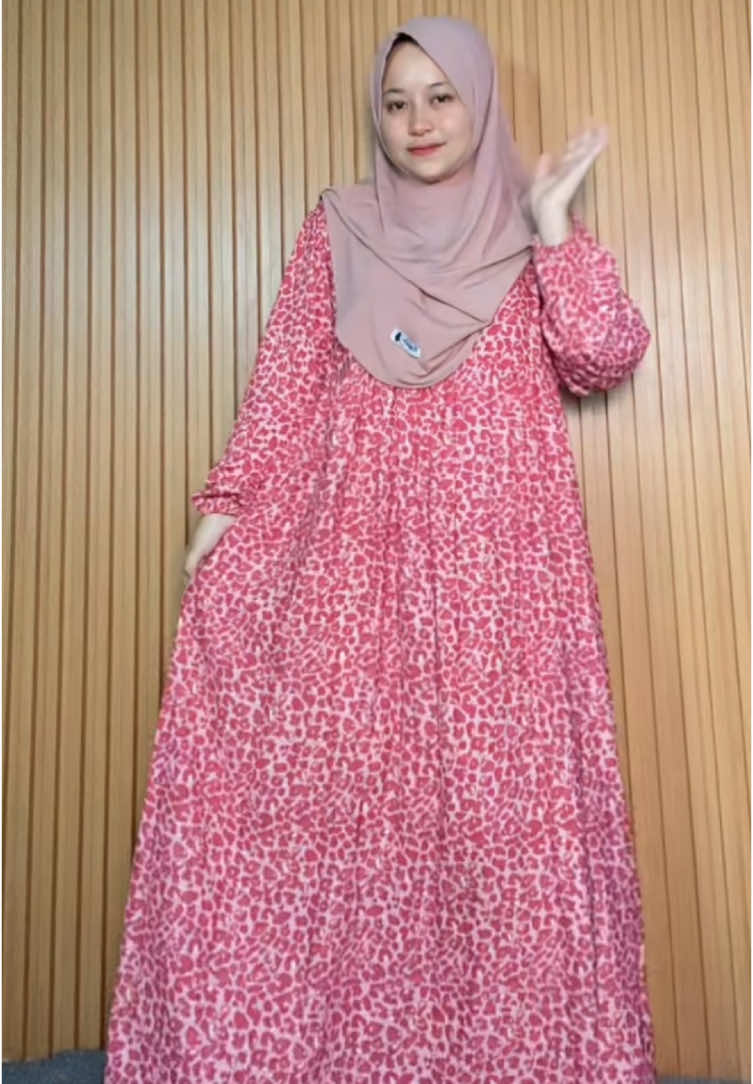 Leona pink #fyppppppppppppppppppppppp #livehighlights #tiktokaffiliate #mididress #tiktokviral #LIVE 