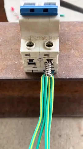 electric wire connection pro tips ever ⚡⚡👨‍🔧 #electrician #tool #electrician #tipsandtricks 