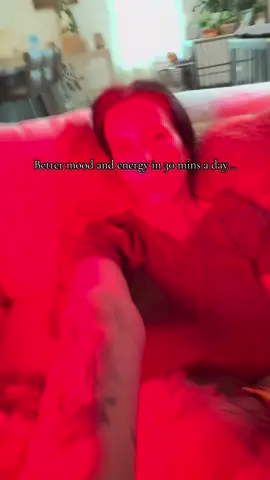 Research it…and come back to this video and get this lamp. 🚨 #redlighttherapy #redlighttherapybenefits #healthandwellness #womenshealth #antiaging 