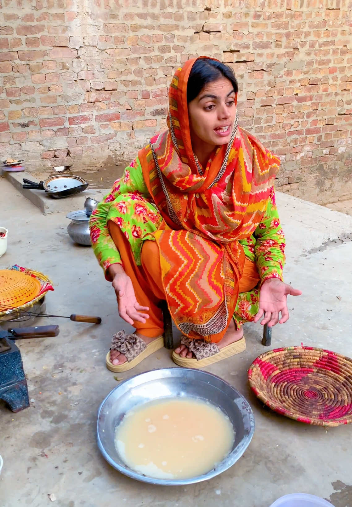 Begam Ke Bad Bande ne Ata Gondha 